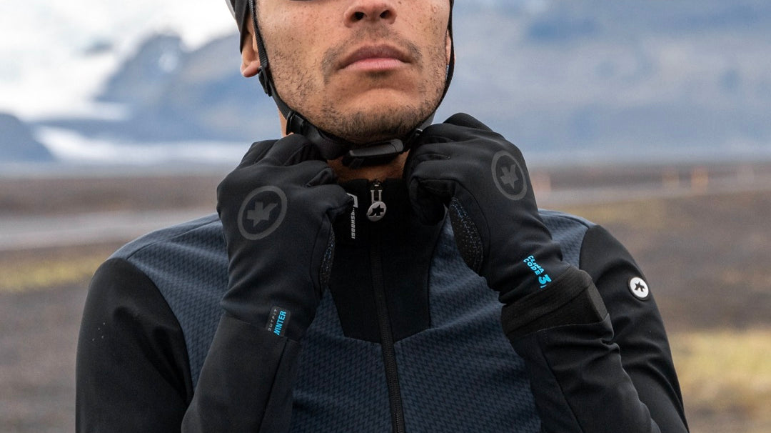 ウィンタージャケットに関する素朴な疑問、エンデュランス系とレース系では何が違う?