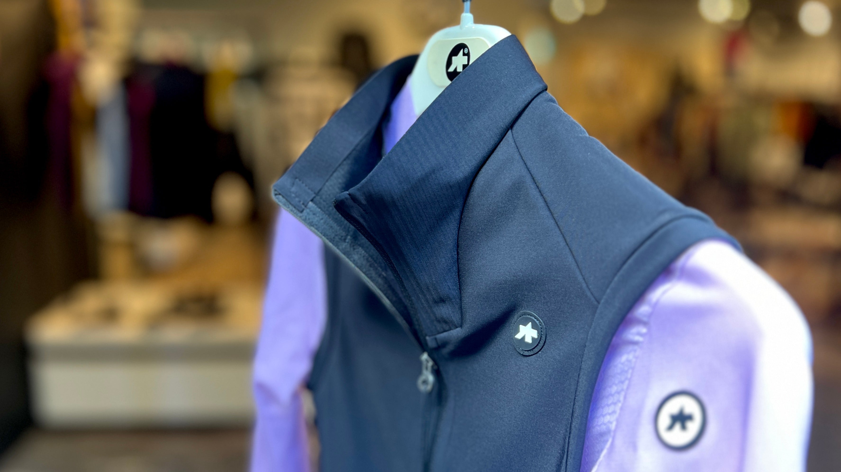 季節の変わり目をつなぐ、ほんのり暖かいジレ。EQUIPE R SPRING FALL GILET S11