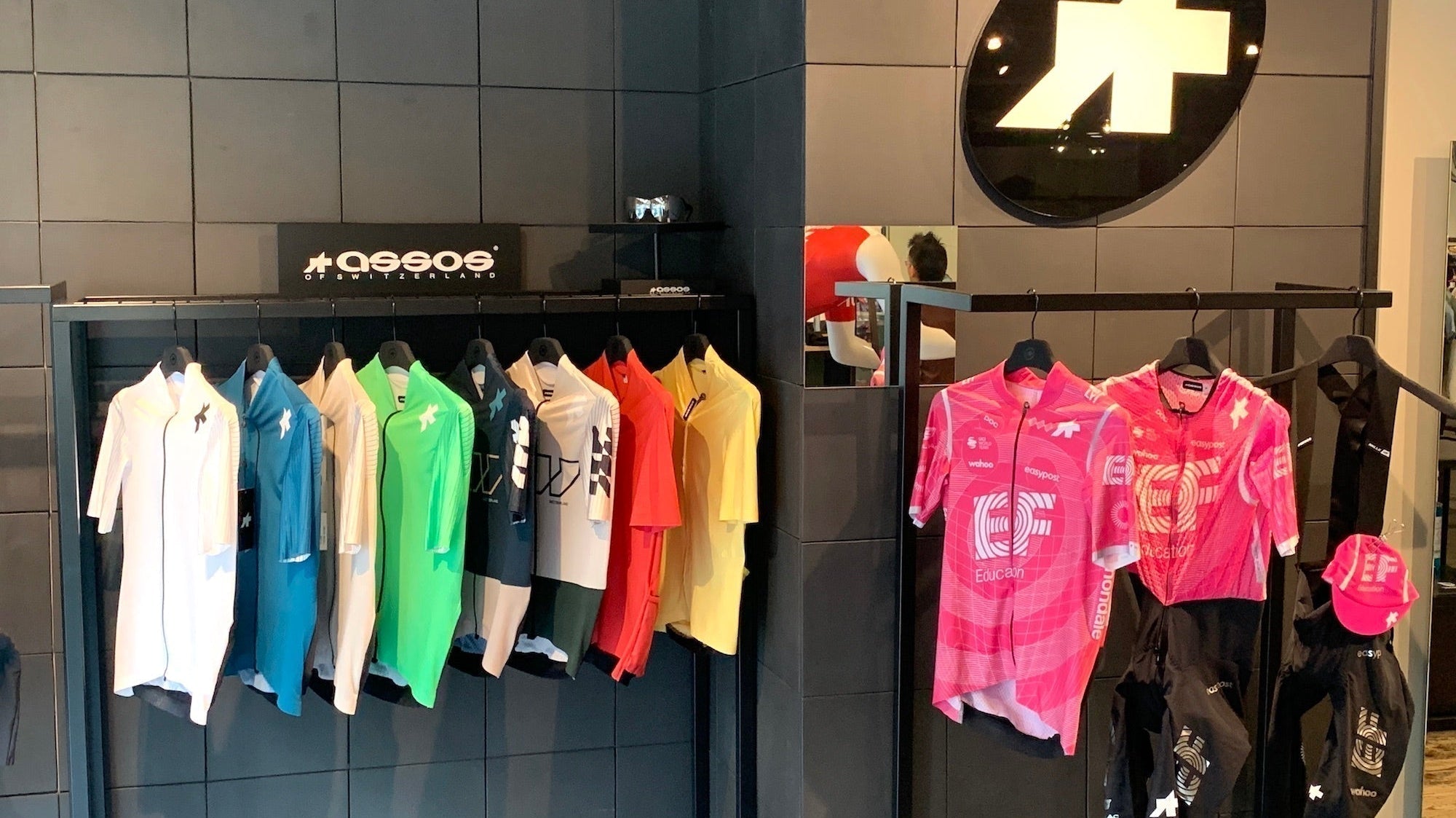 EF Pro Cycling コレクションが数量限定で入荷です!