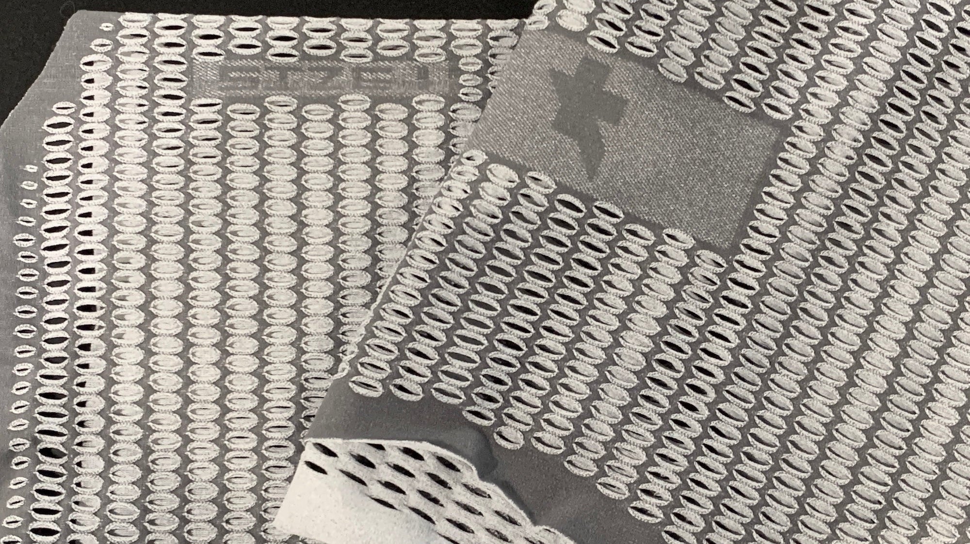 着用することで涼しく感じられる、常時気化熱冷却装置。RACING NS SKIN LAYER P1