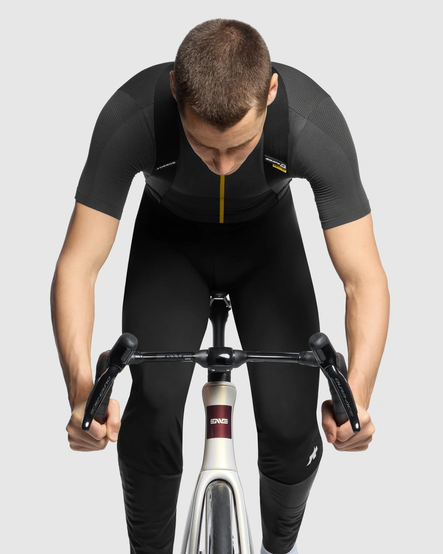 MILLE GT SHELL PANTS S11(雨や低温から脚を守る、どんな季節のボトムスの上からも履けるオーバーパンツ)
