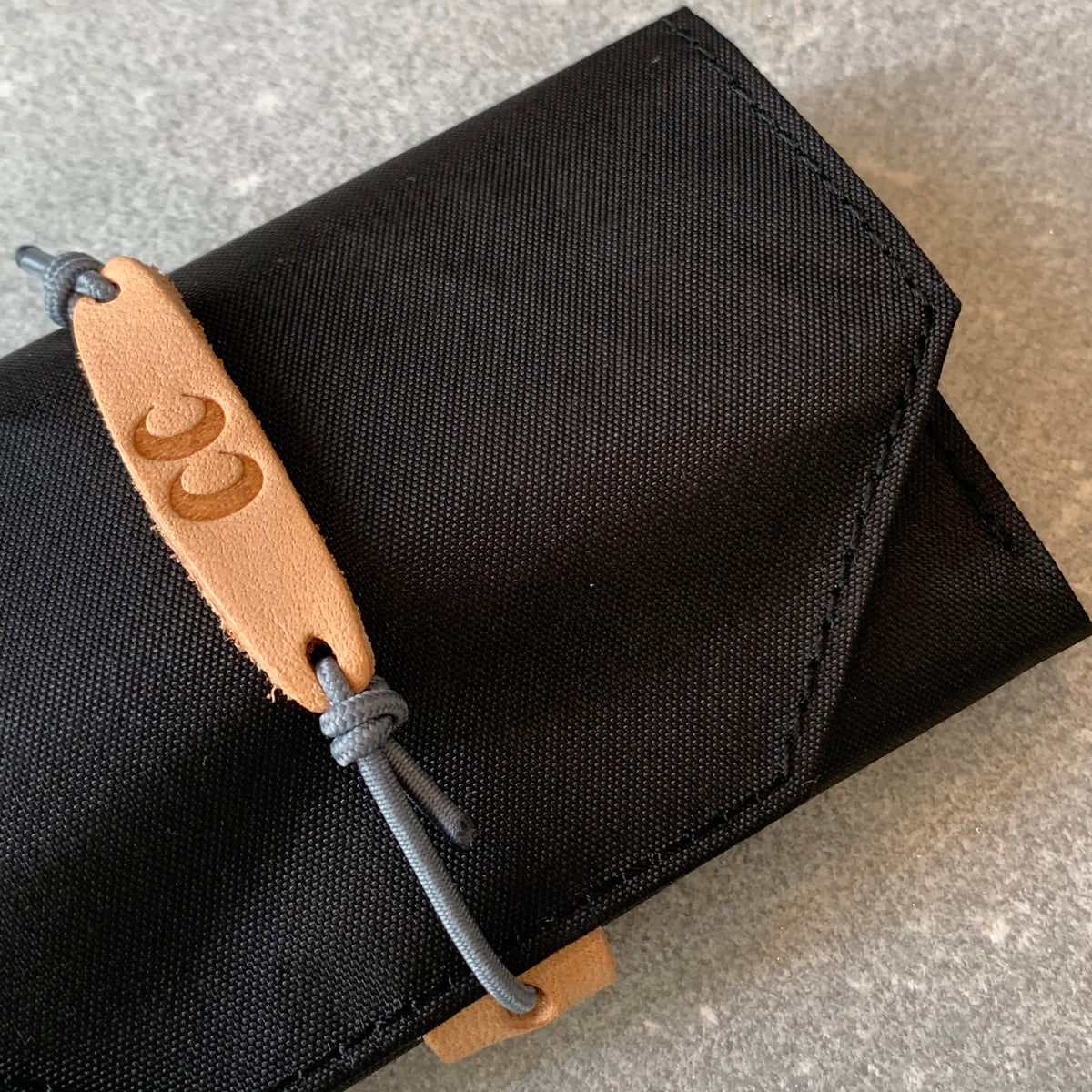 【SO FAR SO GOOD / ソーファー・ソーグッド】WALTZ DX DYNEEMA COMPOSITE FABRIC black(スモールウォレット)