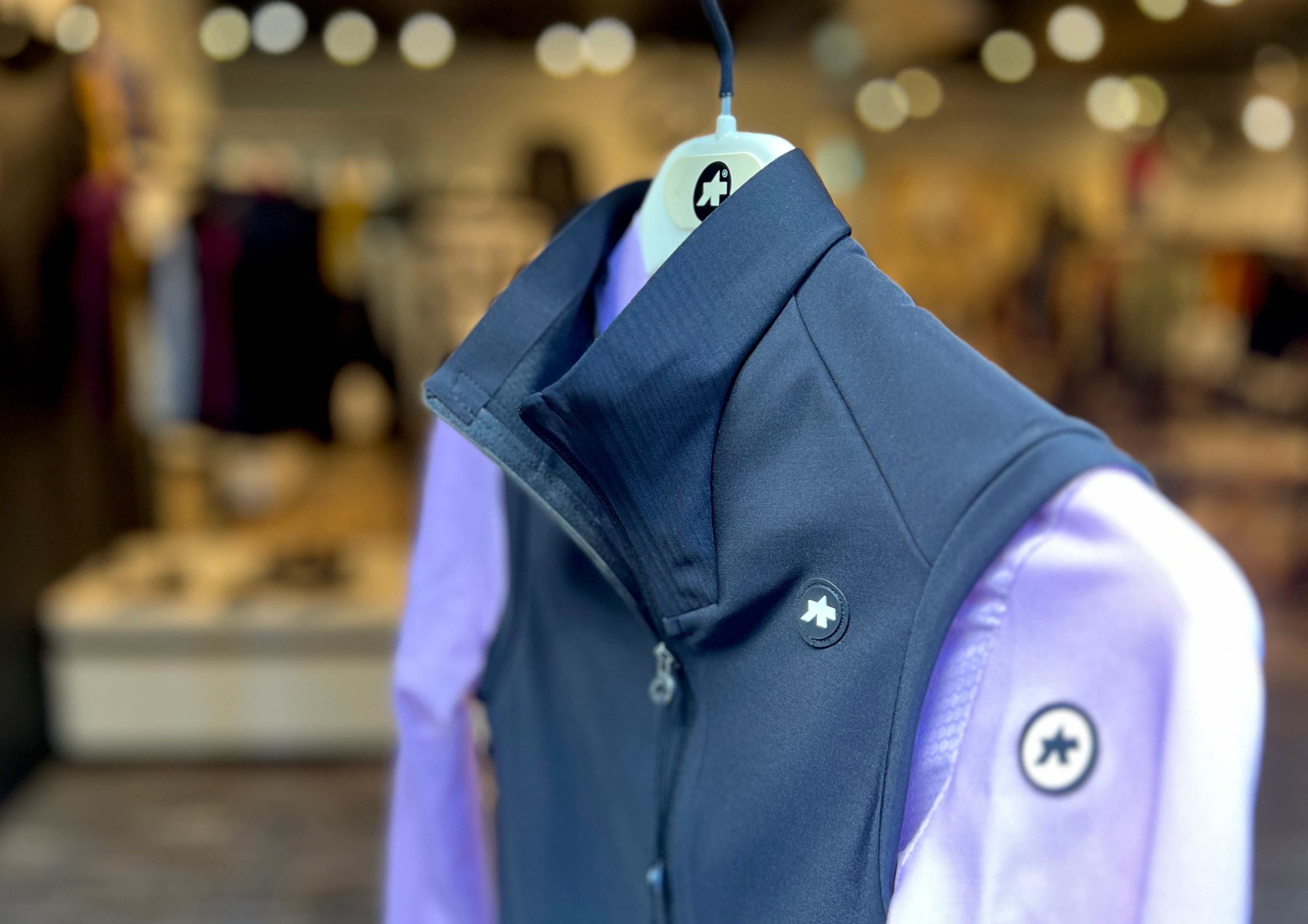 季節の変わり目をつなぐ、ほんのり暖かいジレ。EQUIPE R SPRING FALL GILET S11