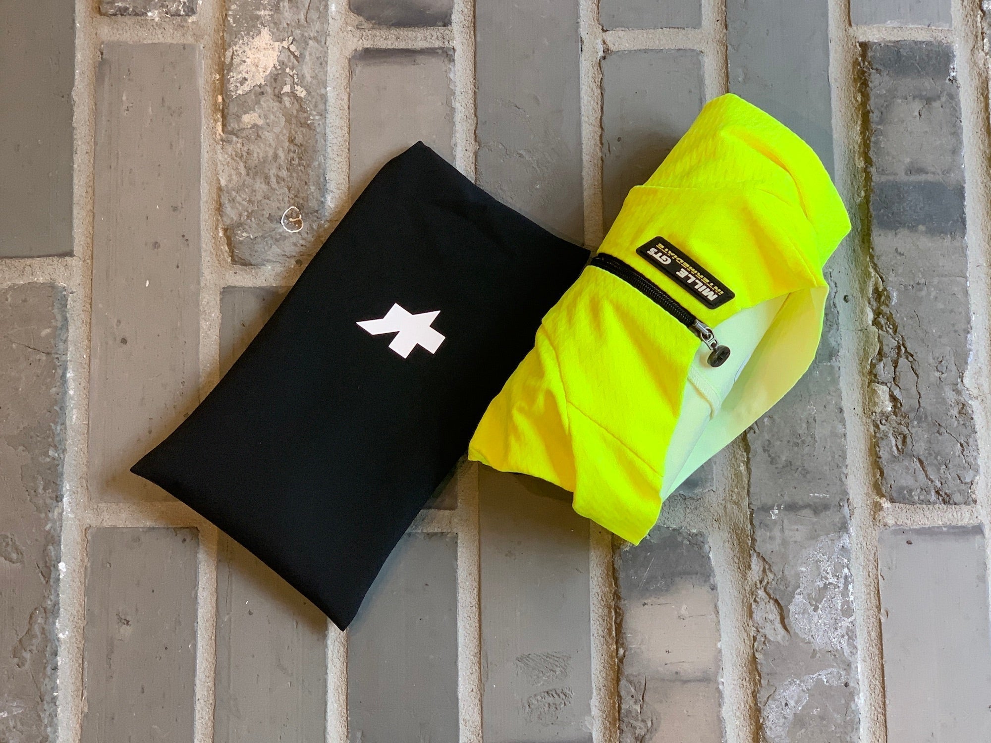 地味ですが、あると結構役立ちます。ウィンドブレーカーなどの収納に！ APPAREL POK  ¥2,970