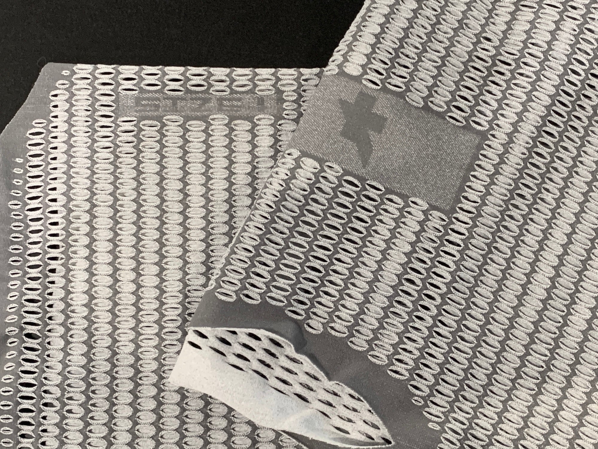 着用することで涼しく感じられる、常時気化熱冷却装置。RACING NS SKIN LAYER P1