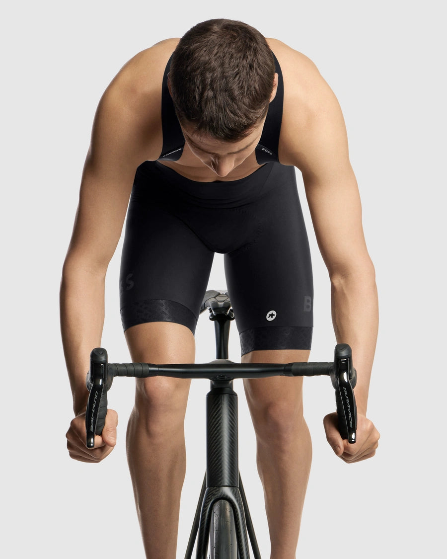【OUTLET】2024 BOSS × ASSOS / MILLE GT BIB SHORTS C2（エンデュランス ビブショーツ / パッド厚11mm）