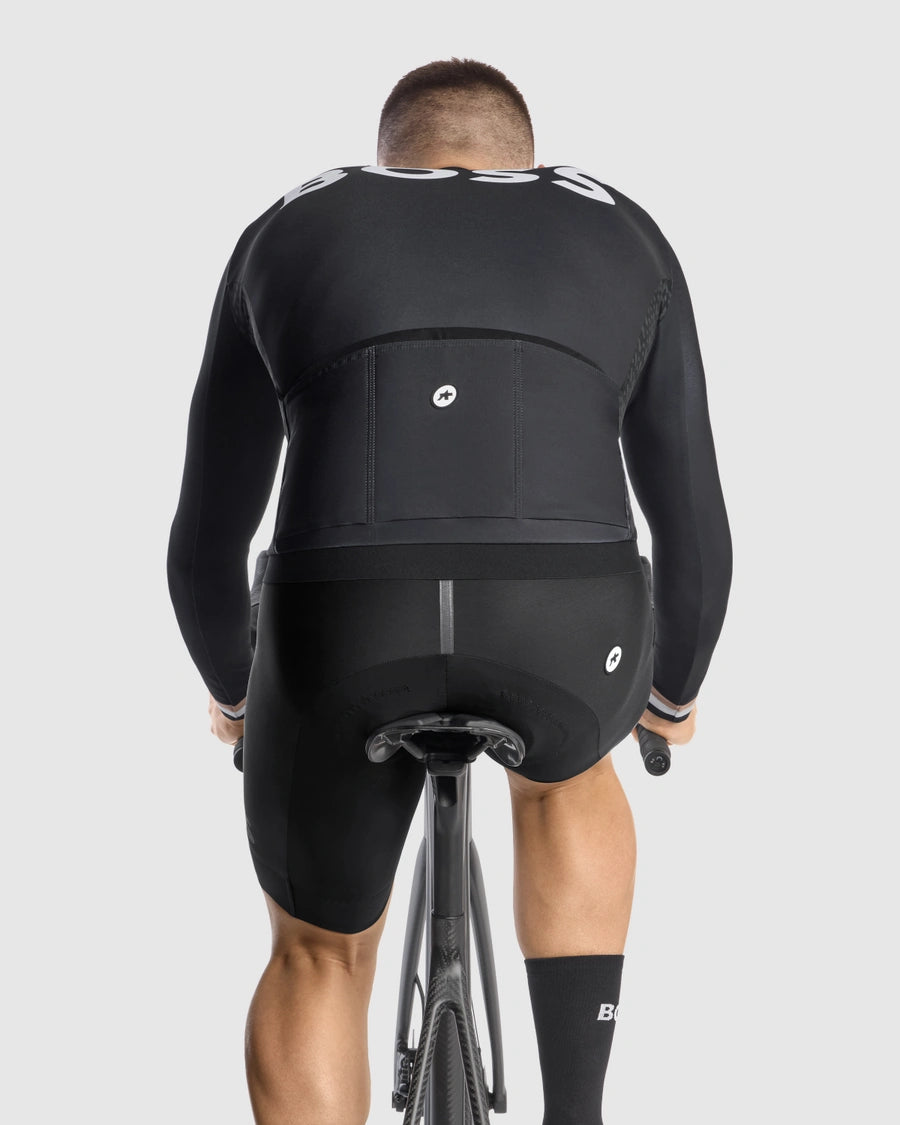 【OUTLET】2024 BOSS × ASSOS / MILLE GT SPRING FALL LS JERSEY C2 black（春秋・初冬向け フリース生地で柔らかな長袖ジャージ）