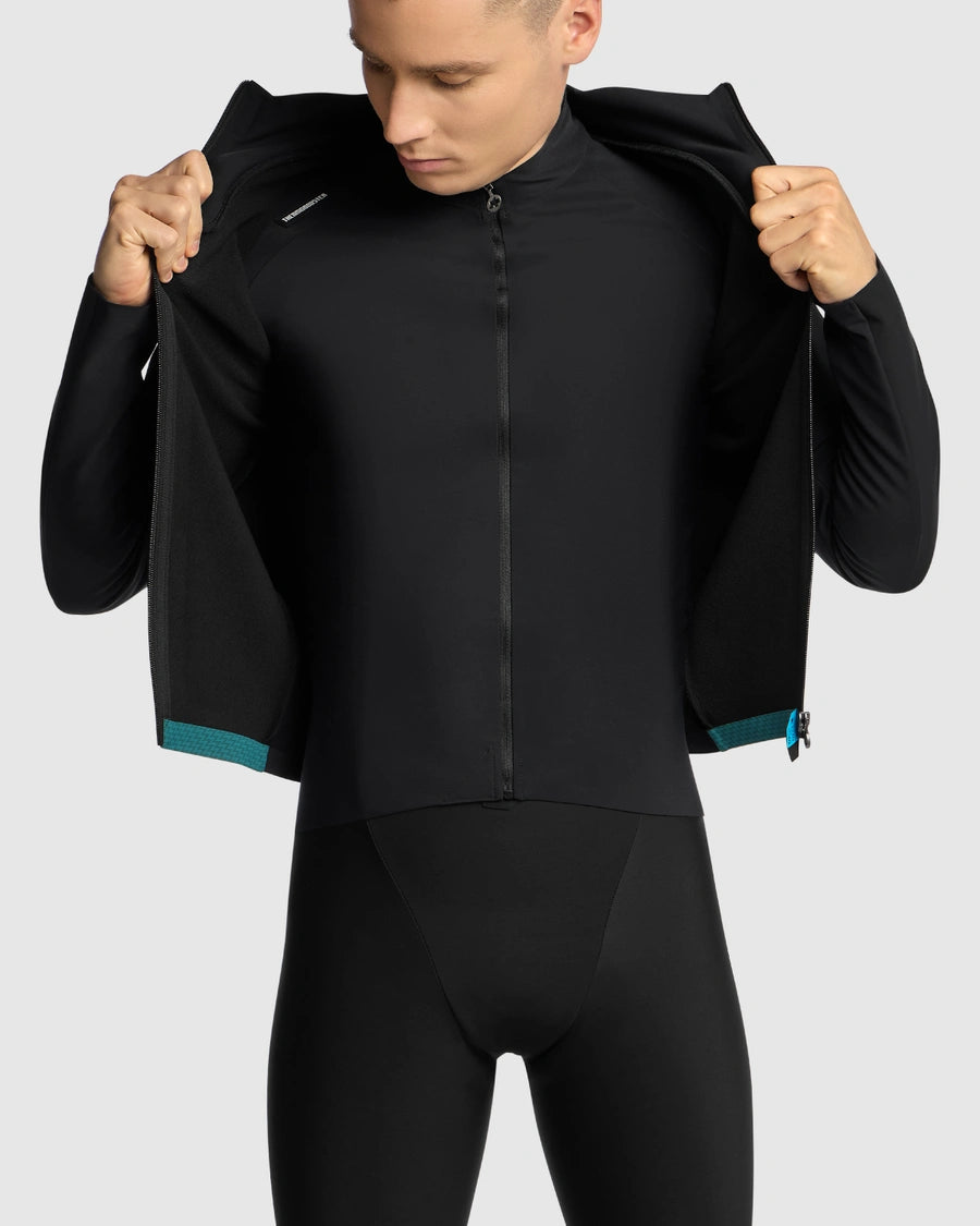 ENDURANCE THERMO BOOSTER（保温効果を高める為の、極薄フリース生地の中間着）