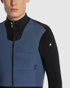 【OUTLET】2024 EQUIPE R "HABU" WINTER JACKET S11 stone blue（全体的に軽やかながら、腕の暖かさをより強化したウィンタージャケット）