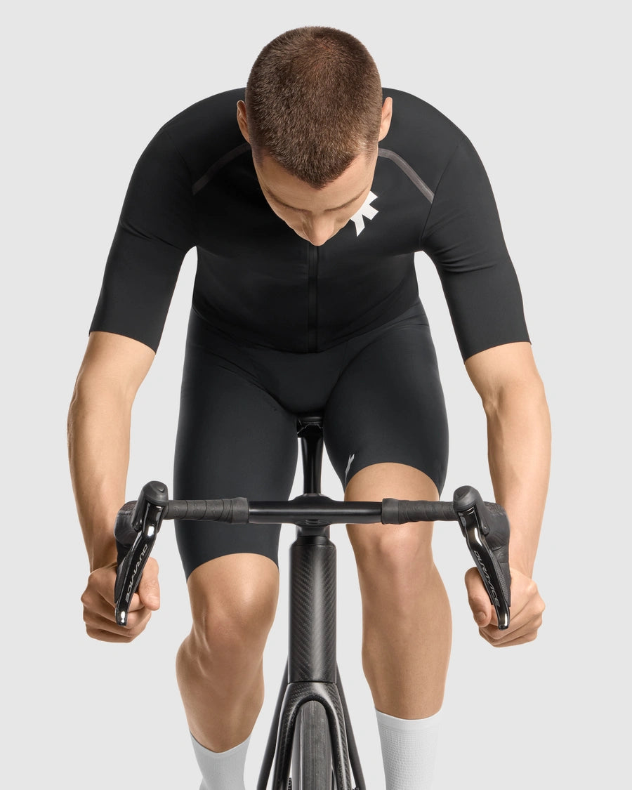 EQUIPE R THERMO RAIN JERSEY S11（レインシェルの素材で仕立てた、雨のレースの決戦用ジャージ）