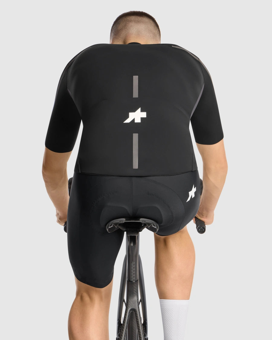 EQUIPE R THERMO RAIN JERSEY S11（レインシェルの素材で仕立てた、雨のレースの決戦用ジャージ）