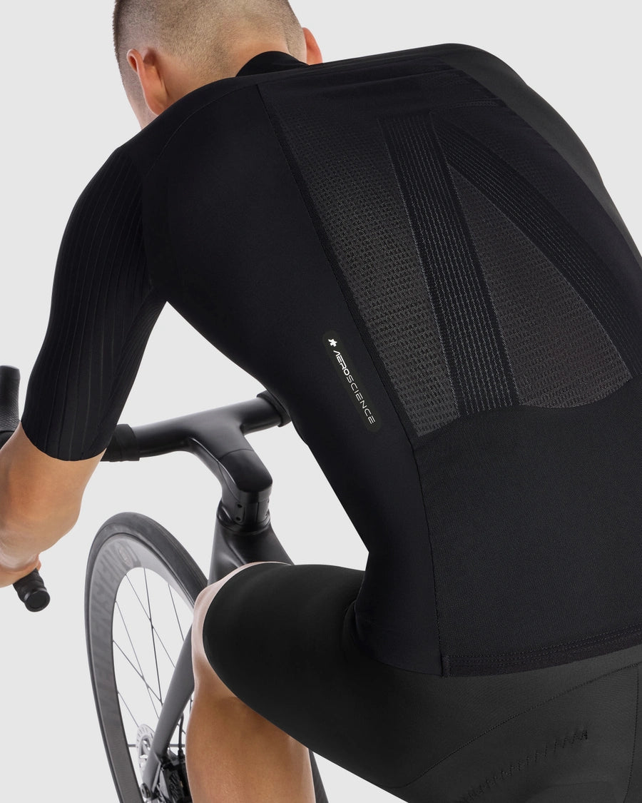 【新製品】EQUIPE RS SHELL JERSEY S11（ジャージの上に重ねて雨風を防ぐ、最もコンパクトなソフトシェルジャージ）