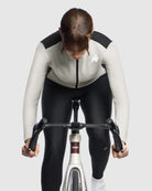 【新入荷】WOMEN'S MILLE GT WINTER JACKET S11 EVO almond milk（レディース 標準的なスペックで、アソスの冬の定番的なウィンタージャケット）