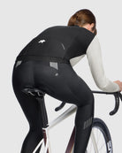 【新入荷】WOMEN'S MILLE GT WINTER JACKET S11 EVO almond milk（レディース 標準的なスペックで、アソスの冬の定番的なウィンタージャケット）
