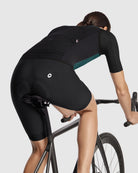 【OUTLET】2025 UMA GT WIND VEST C2 foundation green（レディース 極薄・超軽量でコンパクトに収納できるウィンドベスト）