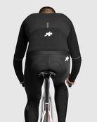 EQUIPE RS THERMO RAIN JACKET S11（単体でも、レイヤリングでも使える、防水性と保温性を備えたソフトシェル素材のジャケット）