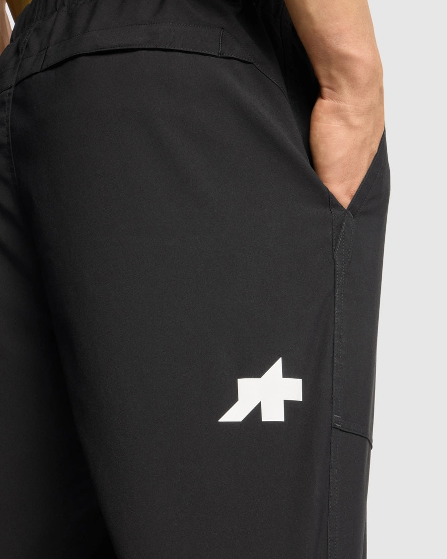 【ASSOS × MAMMUT】MOUNTAIN TOUGH PANTS MEN black（マルチユースなアウトドアパンツ）
