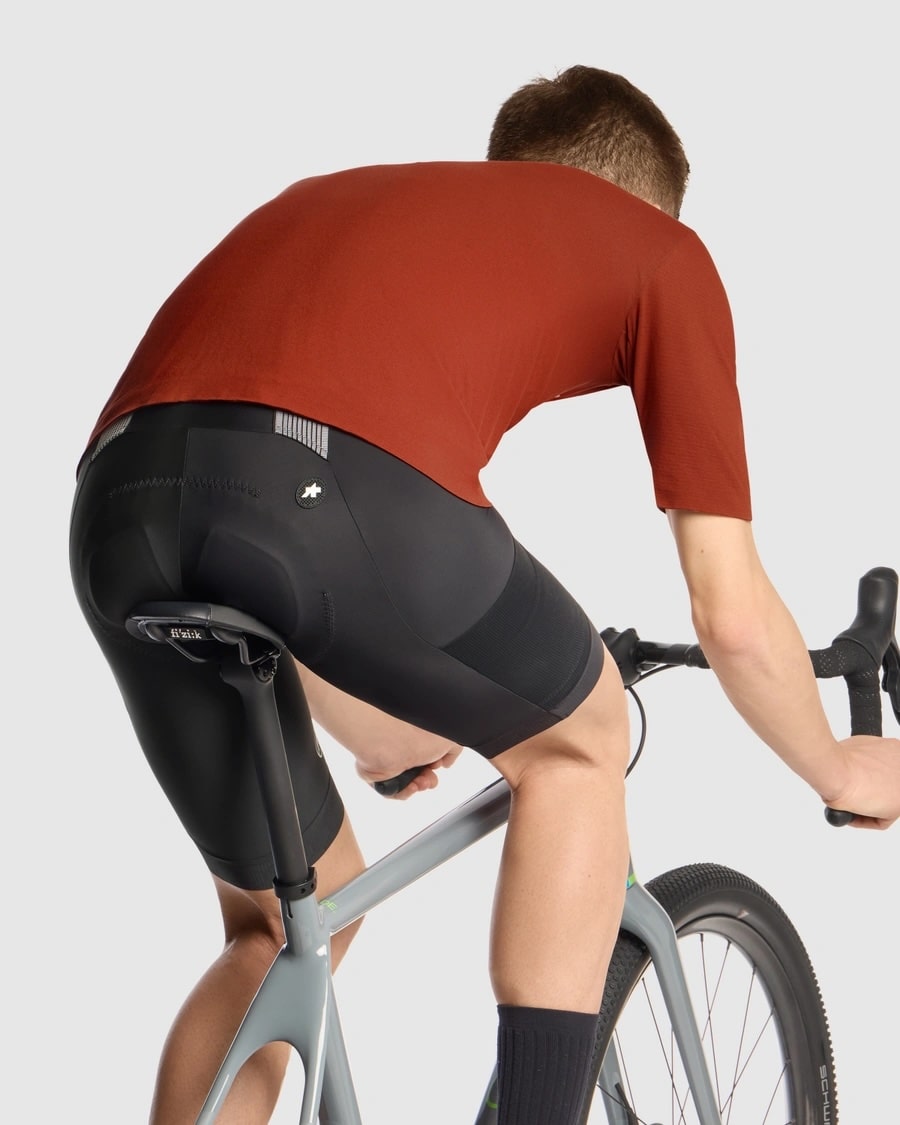 【ASSOS × MAMMUT】TACTICA TECH T-SHIRTS T5 MEN rust（機能性素材の半袖Tシャツ）