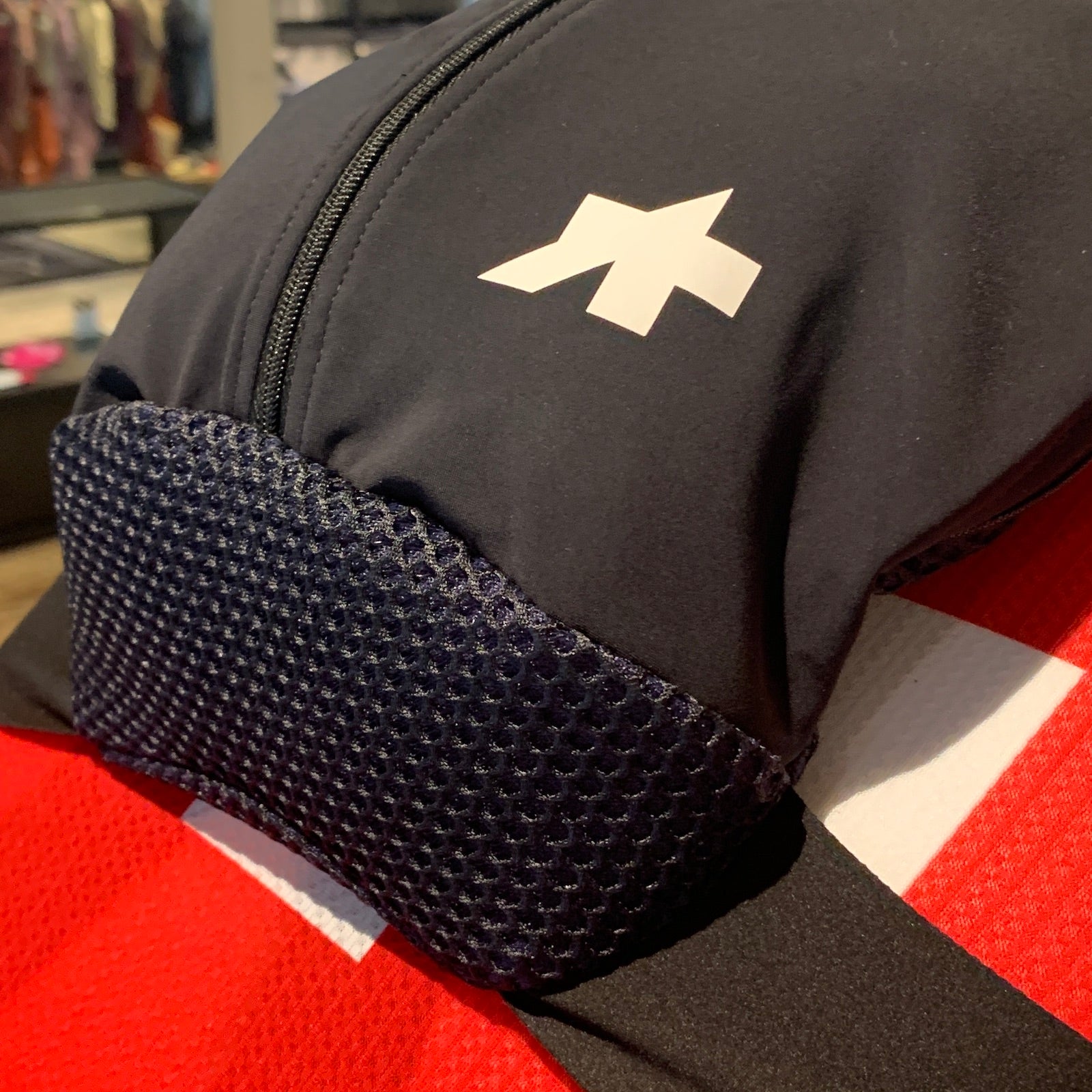 ASSOS / アソス】ENDURANCE SPIDER BAG P1（軽くて小さく折り畳める