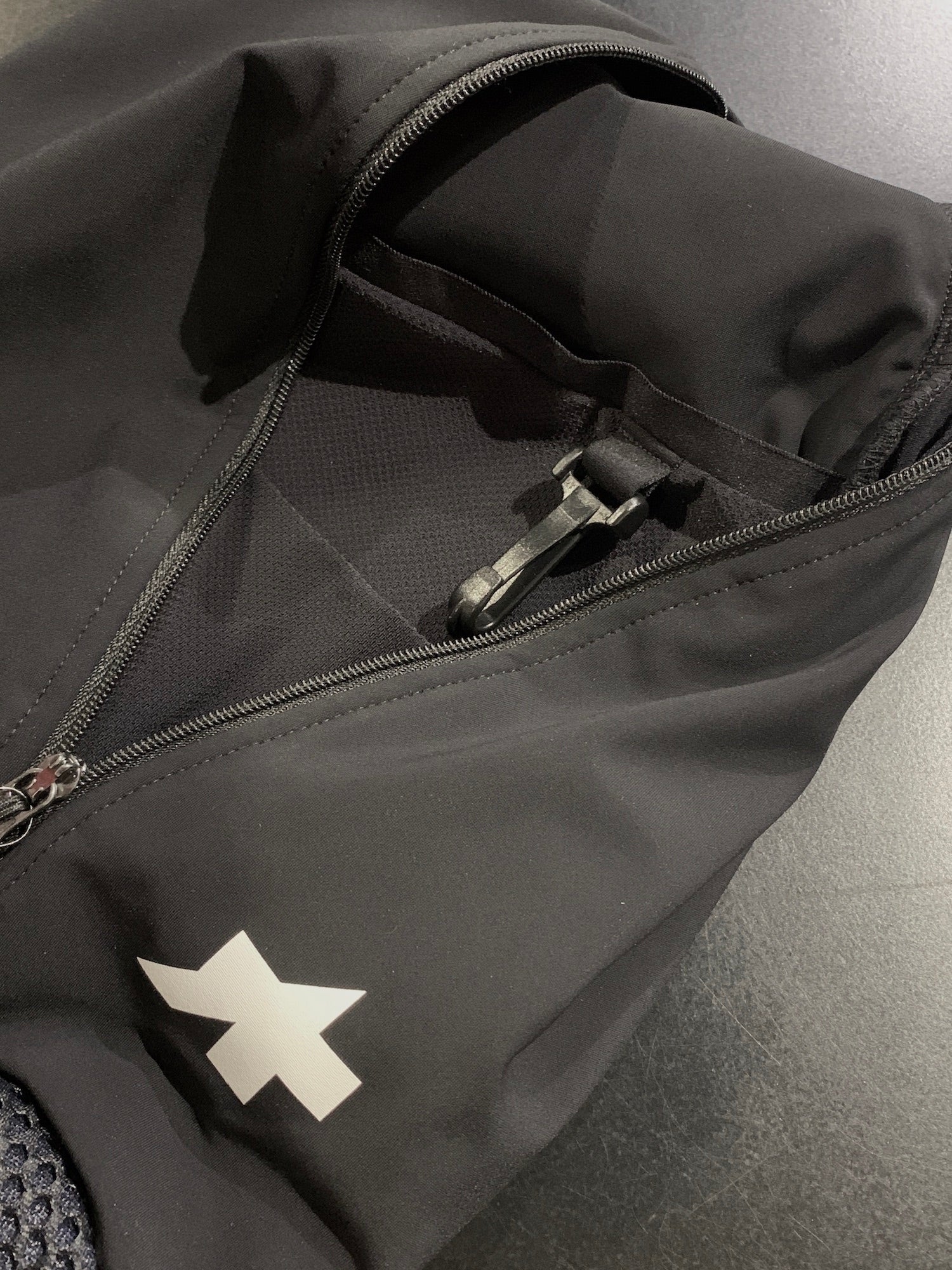 ASSOS / アソス】ENDURANCE SPIDER BAG P1（軽くて小さく折り畳める