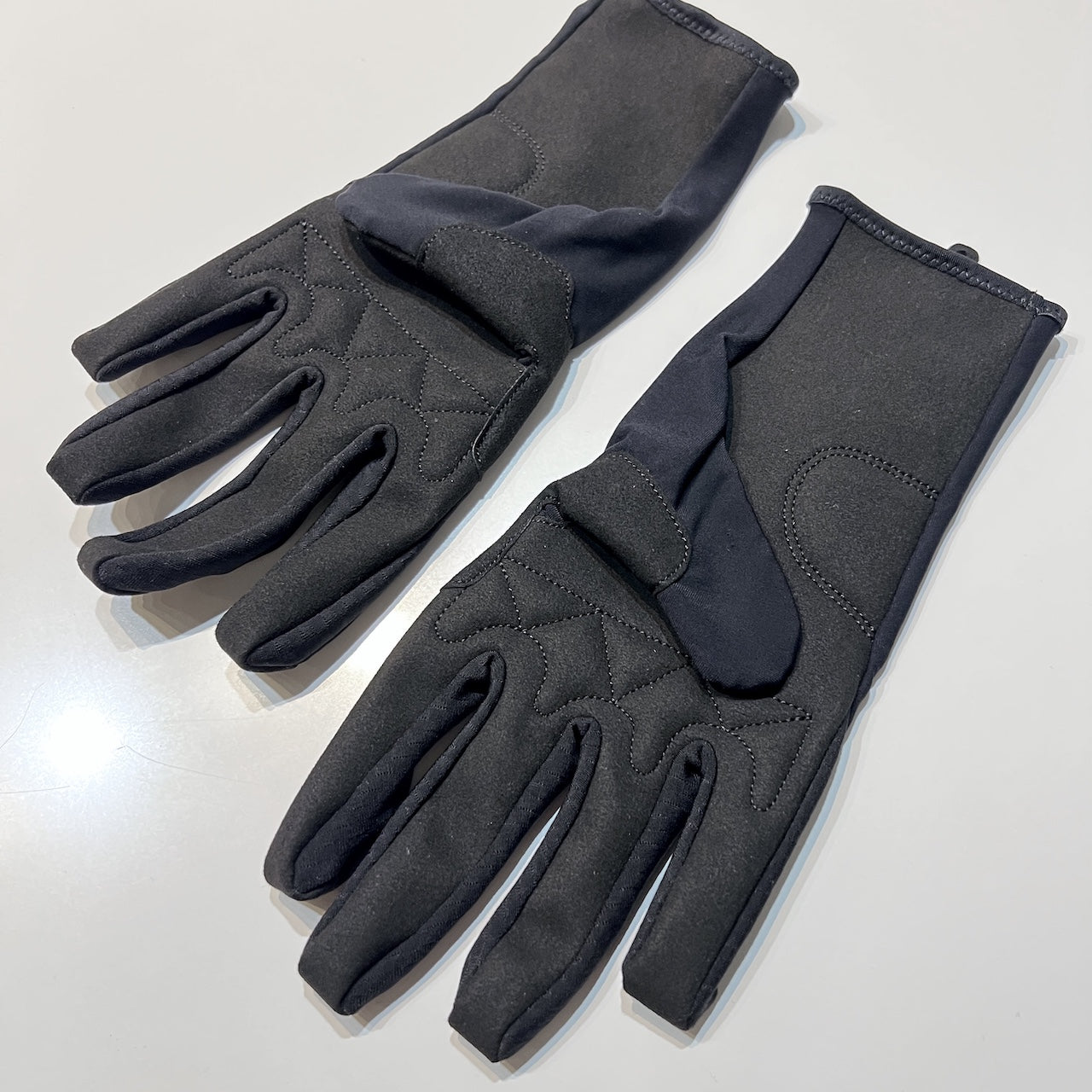 SPRING FALL GLOVES P1（ミッドシーズンに最適な保温性を持つ、起毛ライクラ素材の柔らかなグローブ）