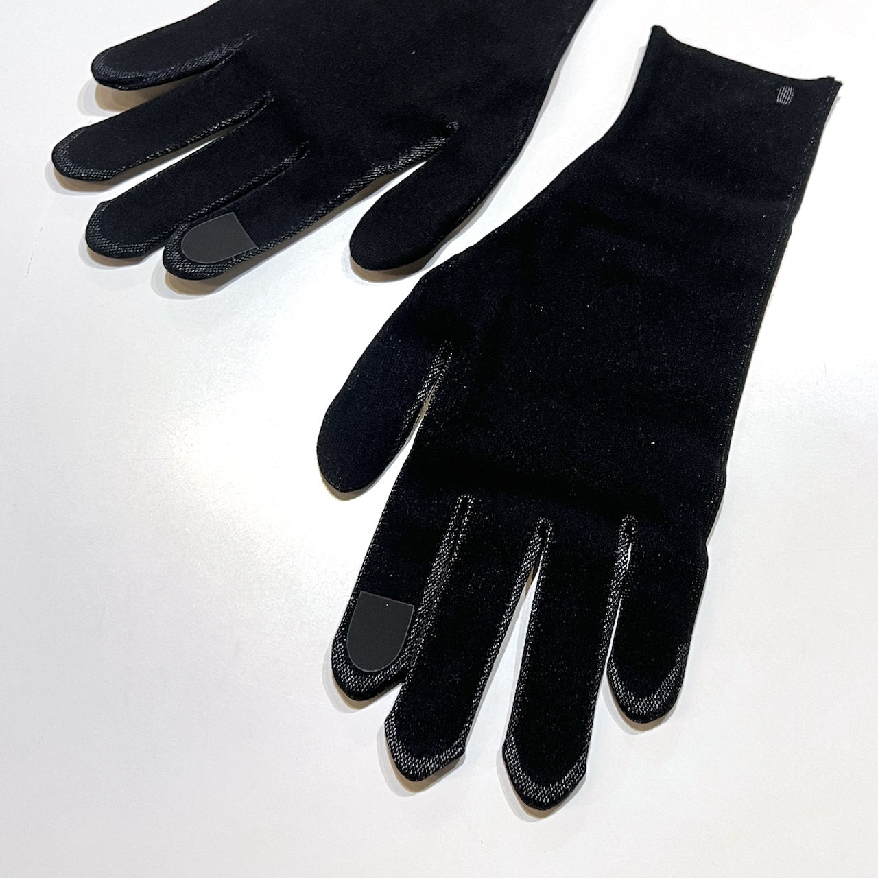SPRING FALL LINER GLOVES EVO（内側に装着して保温効果を上げる、極薄のインナーグローブ）