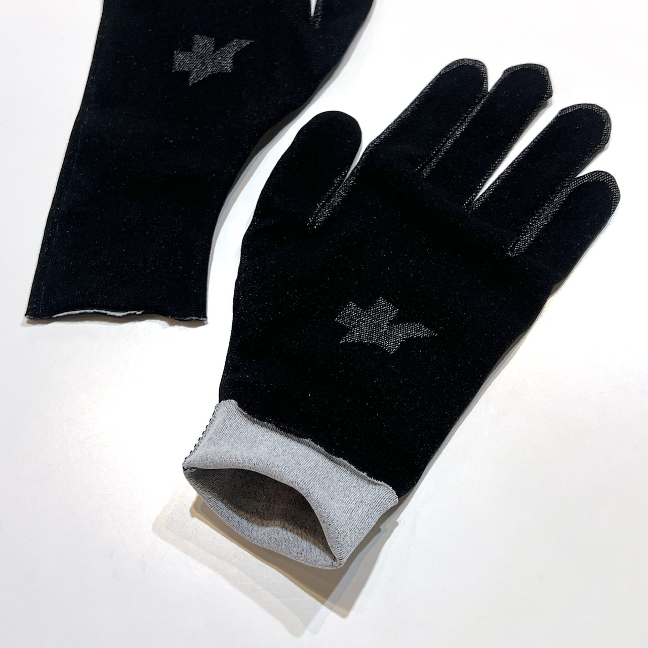 SPRING FALL LINER GLOVES EVO（内側に装着して保温効果を上げる、極薄のインナーグローブ）