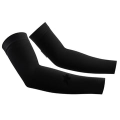 R WINTER ARM WARMERS P1（保温性だけでなく、雨や風への防御力も向上させた高機能アームウォーマー）