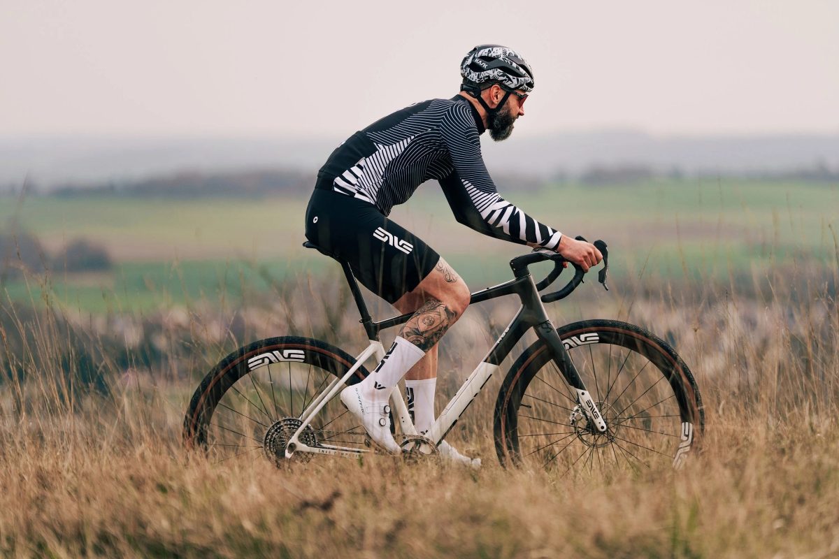 美品 アソスレディースジャージ ASSOS（アソス）のレディース ジャージ