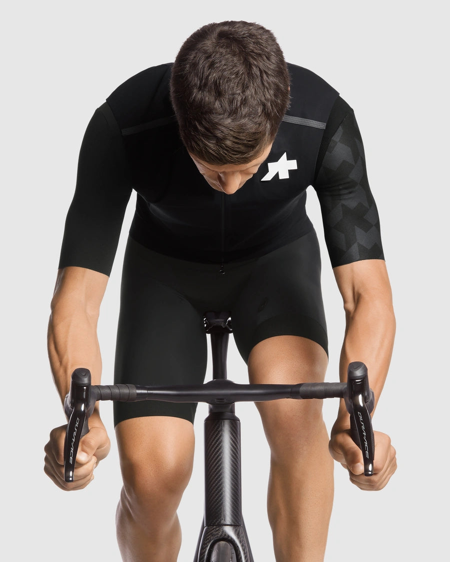 【ASSOS / アソス】EQUIPE RS SPRING FALL GILET TARGA（春秋〜初冬向け ソフトシェル ベスト）