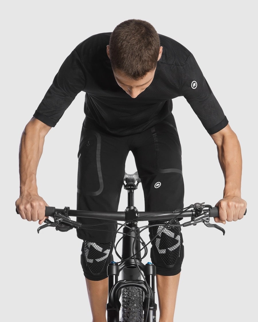 SALE【ASSOS / アソス】TRAIL SS JERSEY T3 black（オールマウンテン 半袖ジャージ）