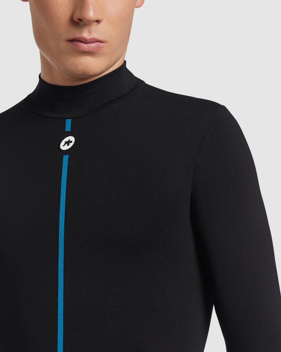 優しいのにタフなヤツ。ASSOS の新世代ベースレイヤー「SKIN