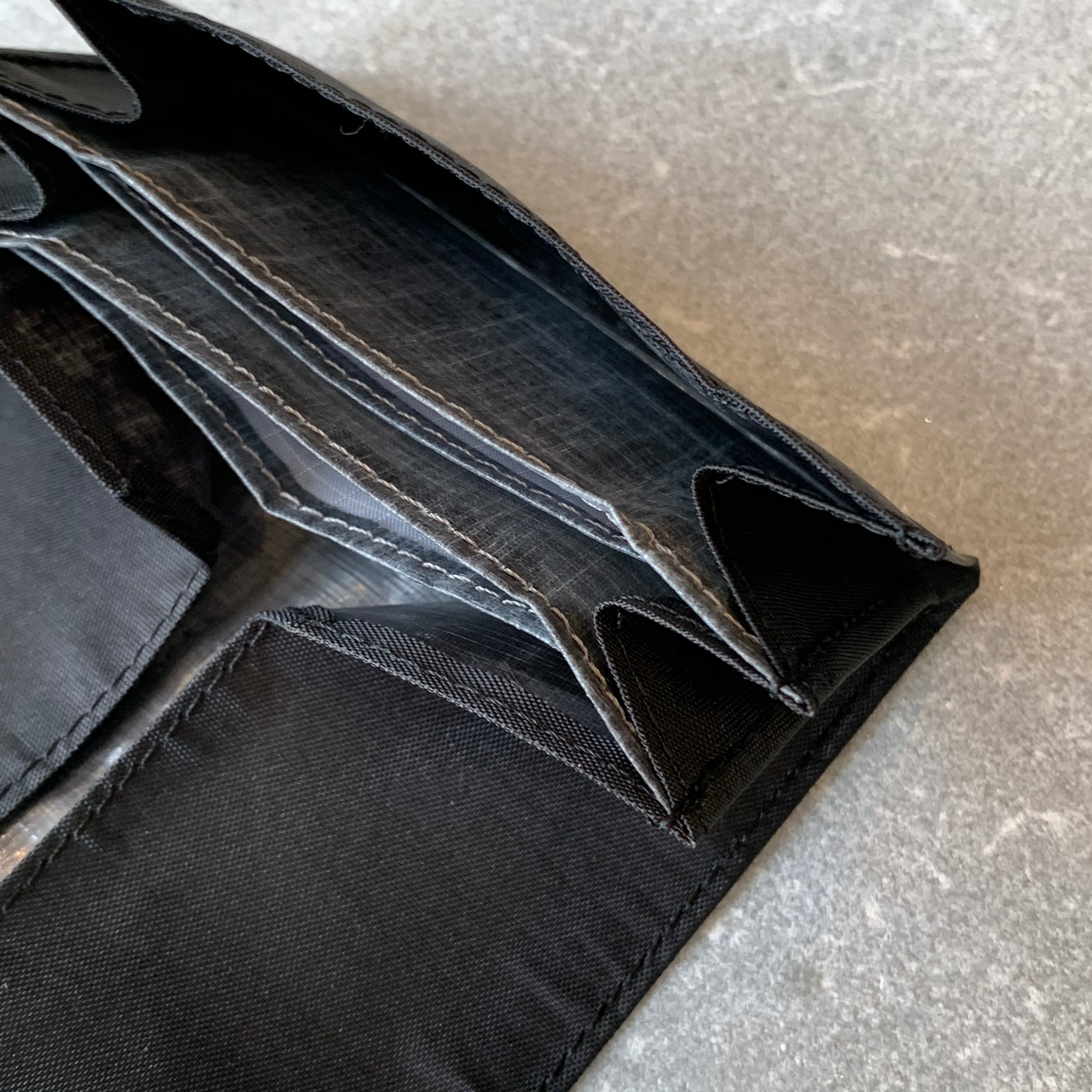 【SO FAR SO GOOD / ソーファー・ソーグッド】WALTZ DX DYNEEMA COMPOSITE FABRIC black（スモールウォレット）