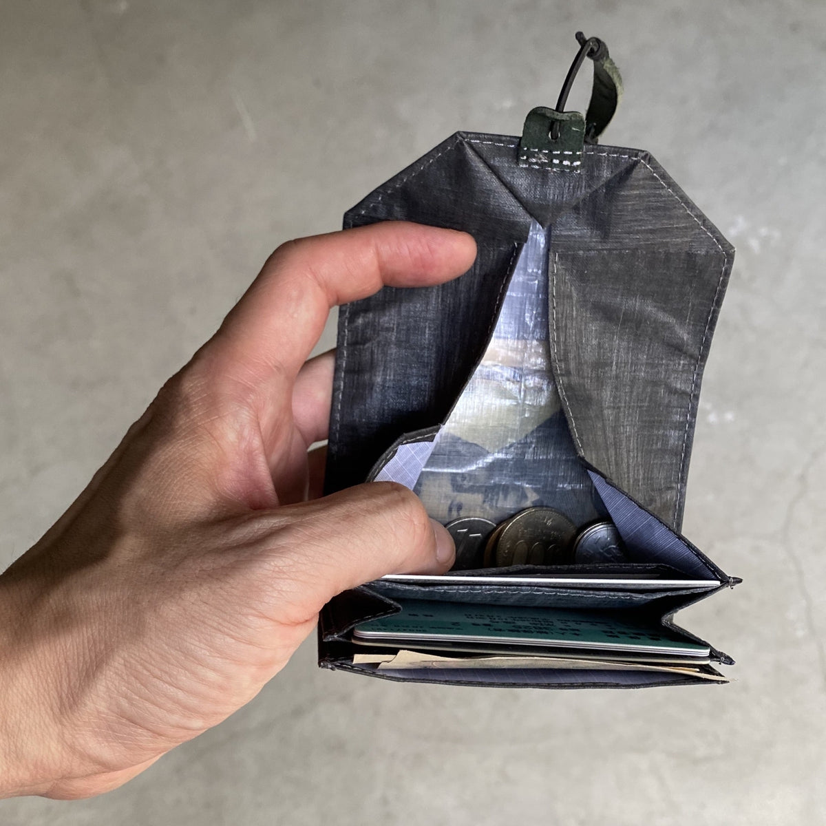 【SO FAR SO GOOD / ソーファー・ソーグッド】WALTZ DX DYNEEMA COMPOSITE FABRIC black（スモールウォレット）