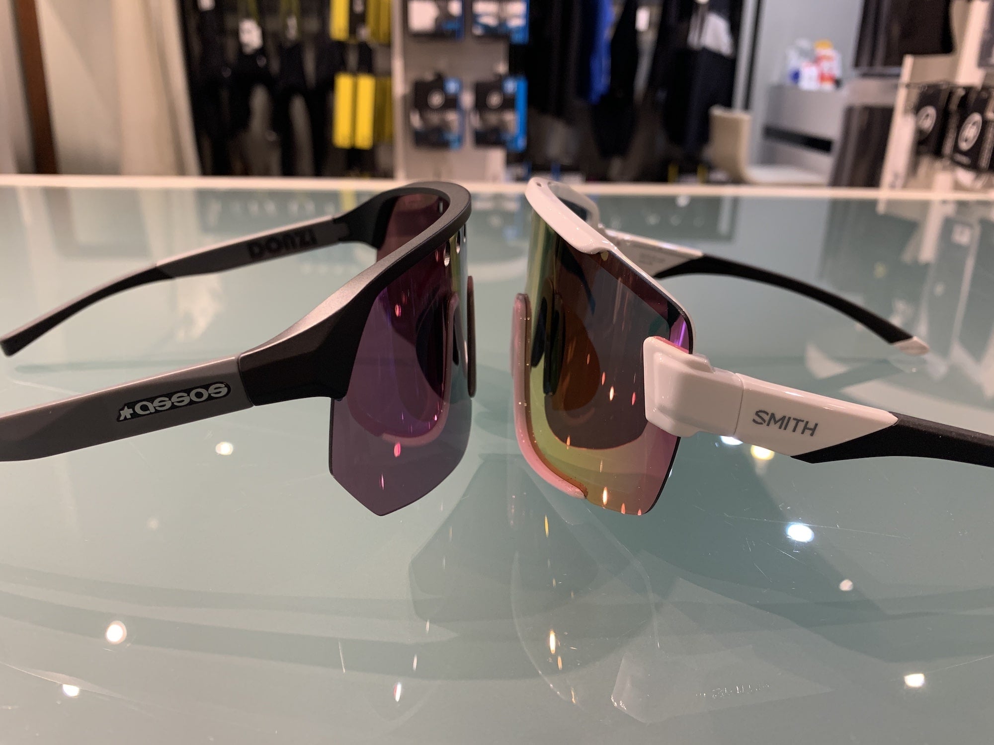 DONZI EYEWEAR Foto Dynamic（ピンク色 調光レンズ） – ASSOS